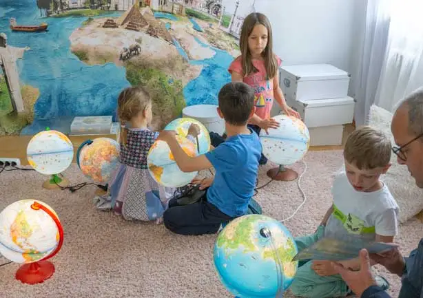 Children globes