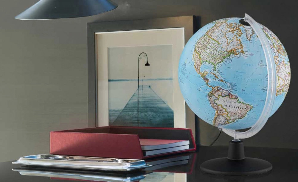 Illuminated globe - National Geographic Natgeo Classic