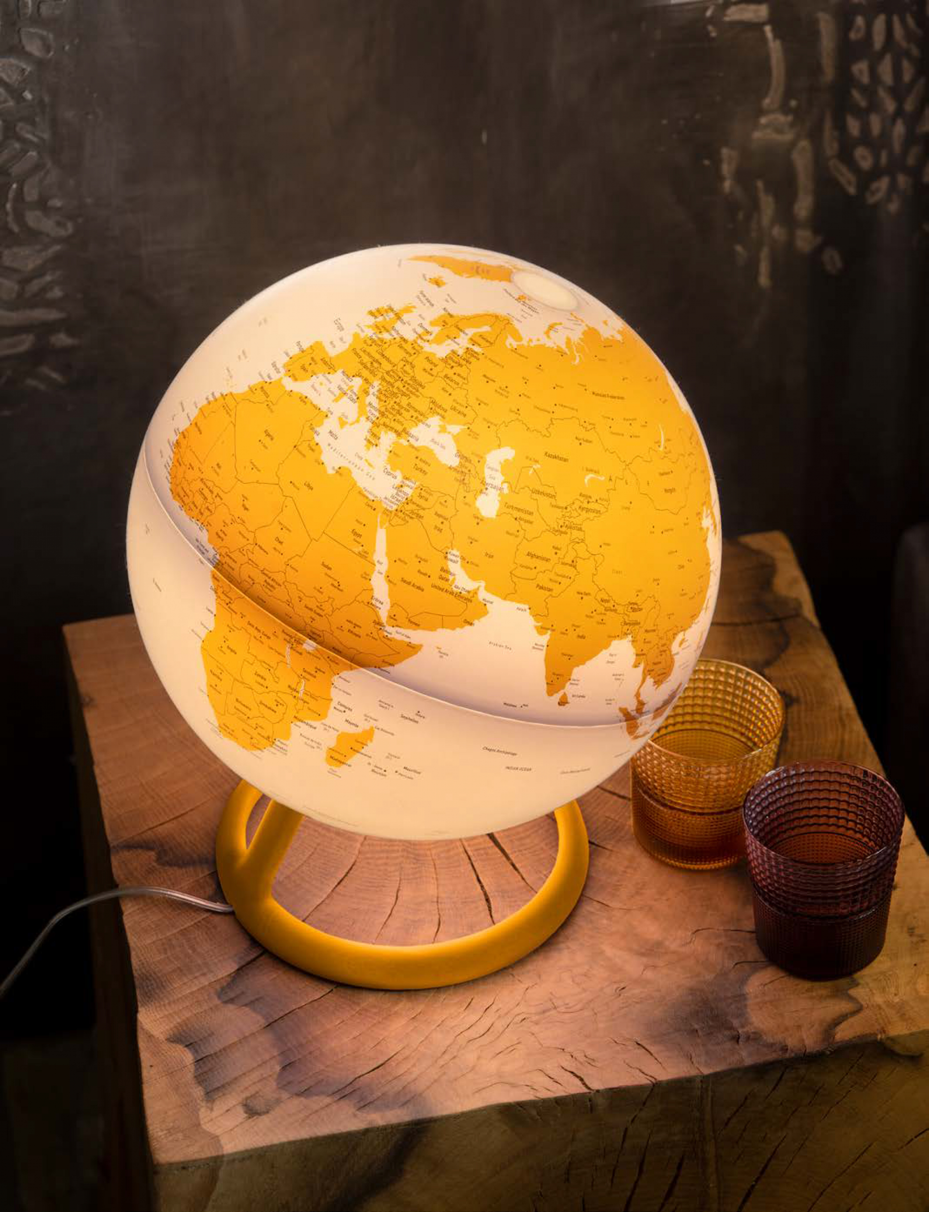 evolve Ambra design globe gold-yellow