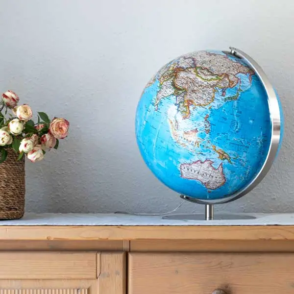 Desk globe